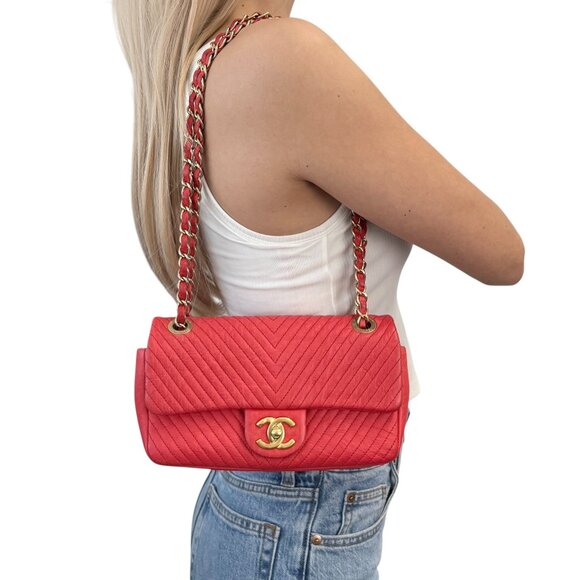 CHANEL Vintage CC Logo V-Stitch Flap Shoulder Bag Red Leather Chain [105099] - Picture 1 of 13
